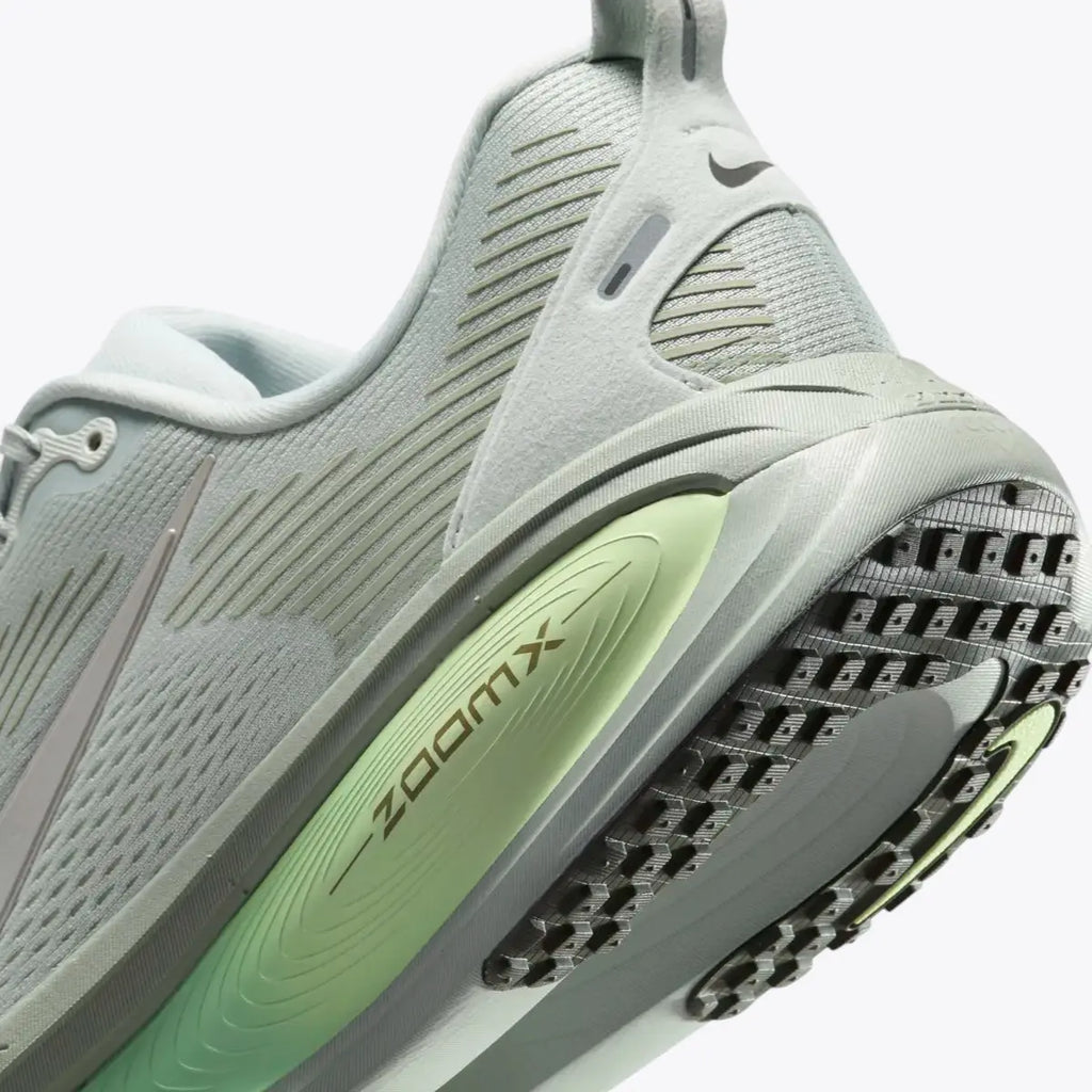 Nike Vomero 18 Running Shoes – Light Silver / College Grey / Barely Volt HM6803-002