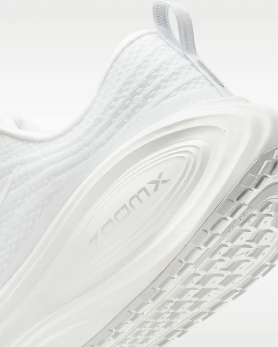 Nike Vomero Plus Running Shoes – White / Metallic Silver / Light Smokey Grey HV8150-102